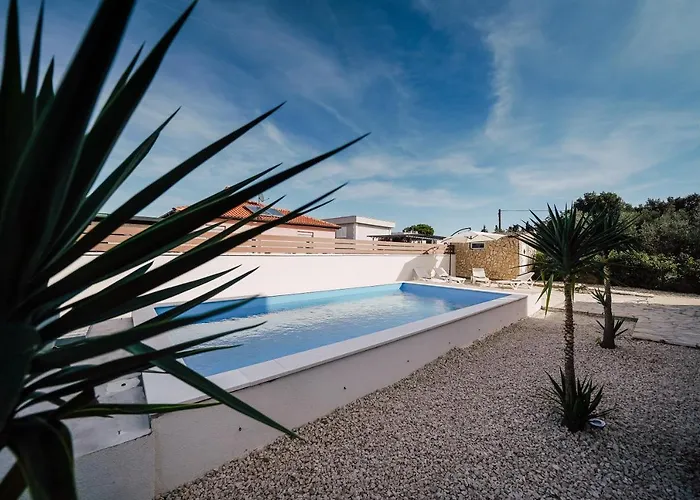 Frida Вилла Sutomiscica