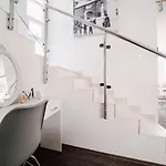 Frida Villa *