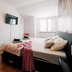Frida Villa Sutomiscica
