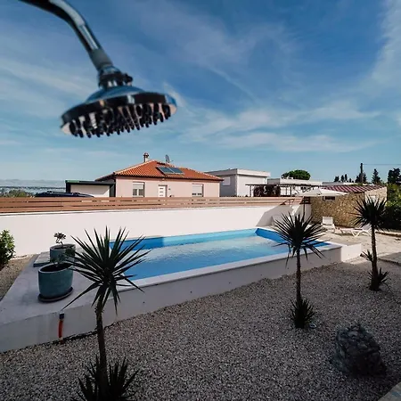 Frida * Sutomišćica