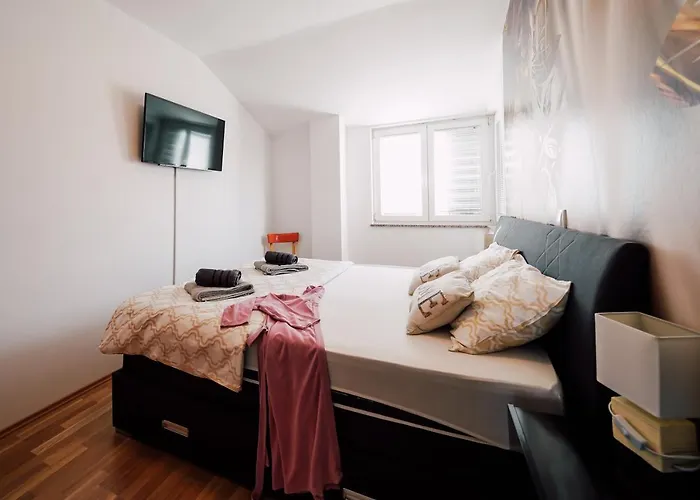 Frida فيلة Sutomiscica